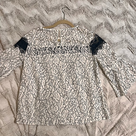 Ann Taylor Loft, Lace Quarter Sleeve, Black and White, Size XS - Picture 4 of 5